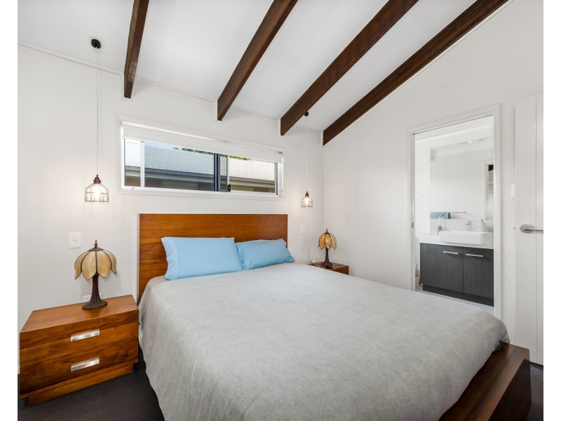 2/12 McDowall Street, Newtown QLD 4350