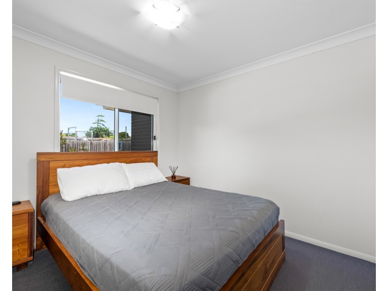 2/12 McDowall Street, Newtown QLD 4350