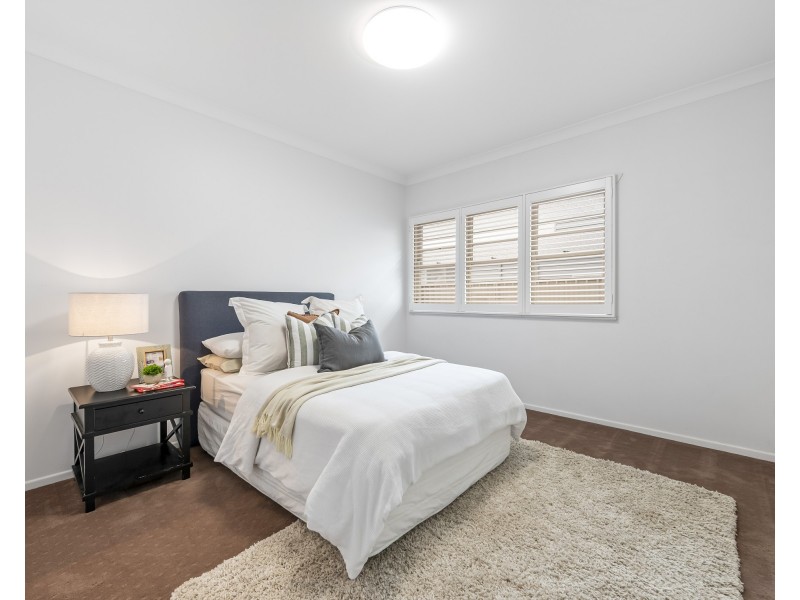 9 Glendower Street, Mount Lofty QLD 4350