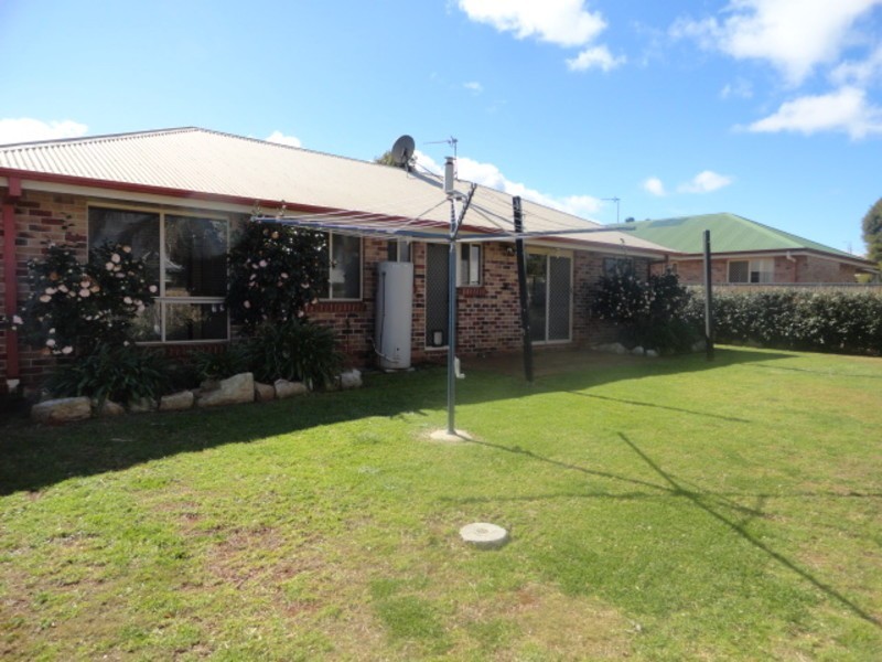 16 Glen Avon Court, Glenvale QLD 4350