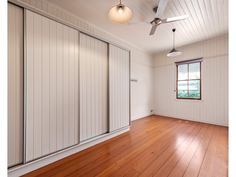 7-7a Goodwood Street, Newtown QLD 4350