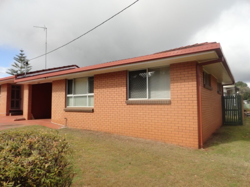 2/218 Mackenzie Street, Rangeville QLD 4350