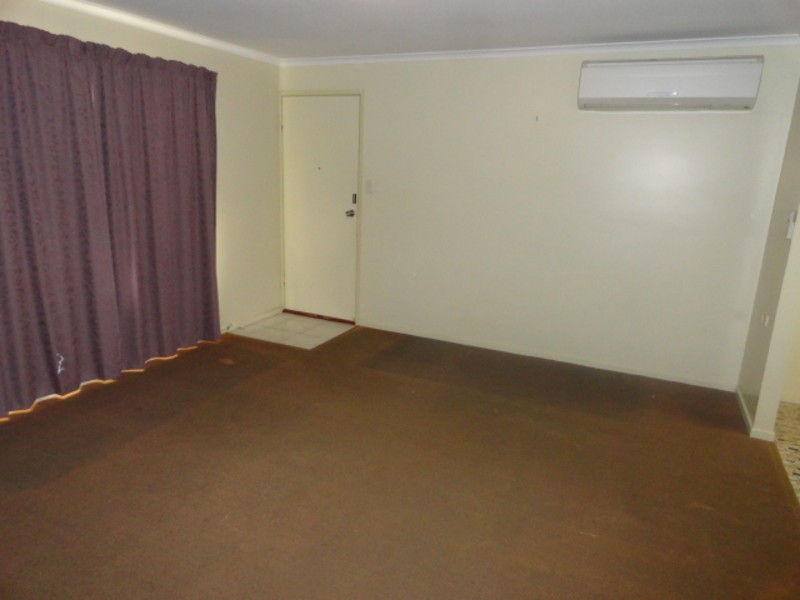 2/218 Mackenzie Street, Rangeville QLD 4350
