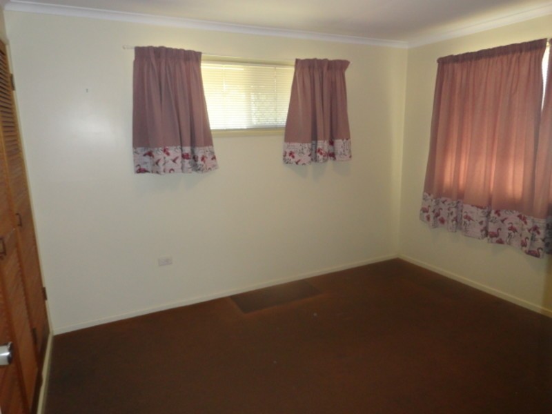 2/218 Mackenzie Street, Rangeville QLD 4350
