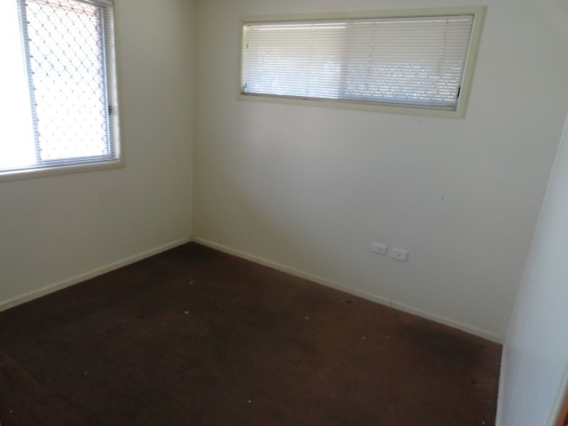 2/218 Mackenzie Street, Rangeville QLD 4350