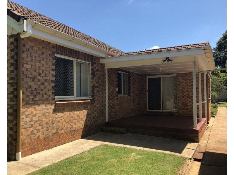 16 Crown Street, Rangeville QLD 4350