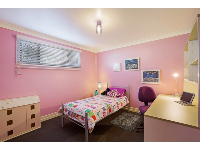 1 New Street, Mount Lofty QLD 4350