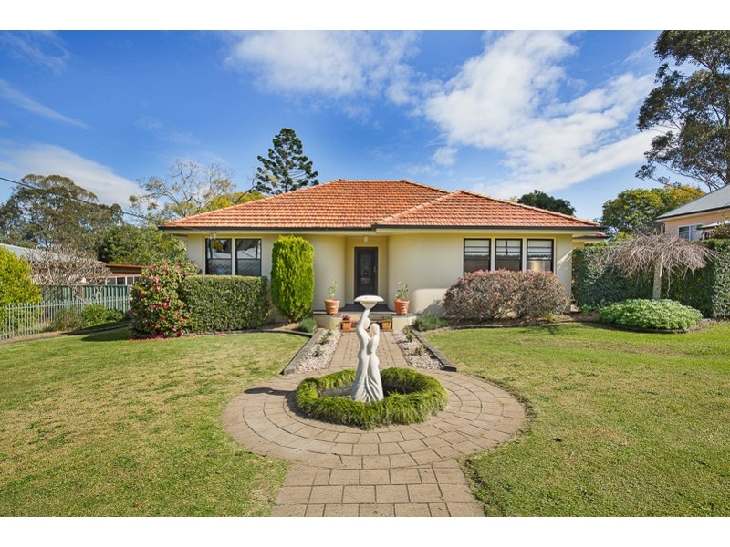 1 New Street, Mount Lofty QLD 4350