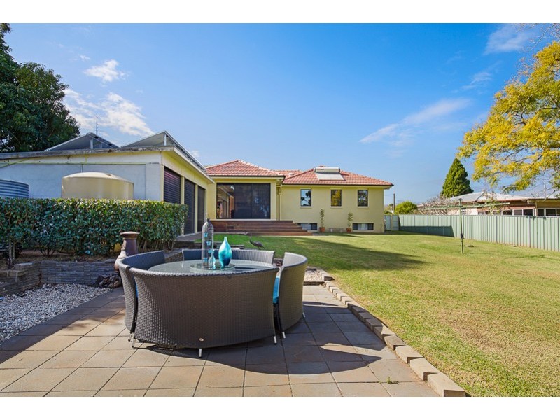 1 New Street, Mount Lofty QLD 4350