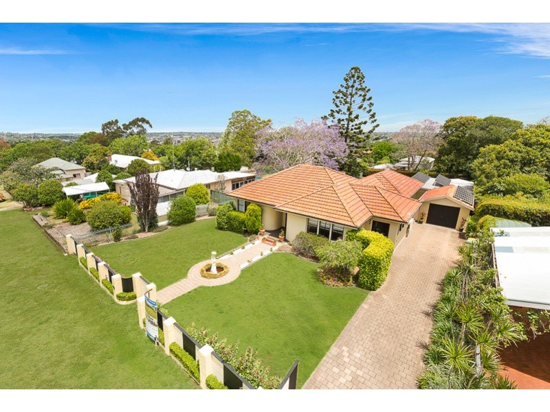 1 New Street, Mount Lofty QLD 4350