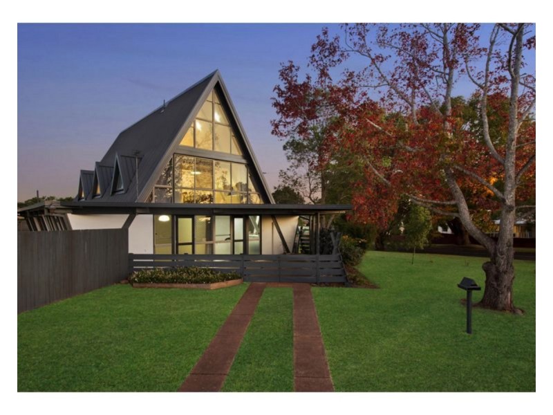 24 Tourist Road, East Toowoomba QLD 4350