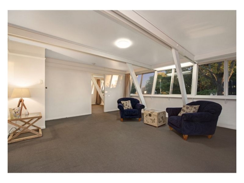 24 Tourist Road, East Toowoomba QLD 4350