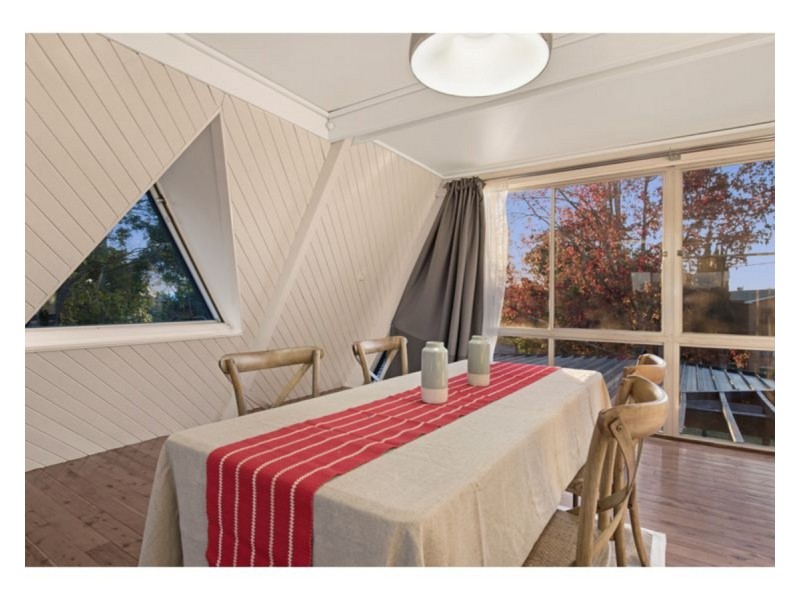 24 Tourist Road, East Toowoomba QLD 4350