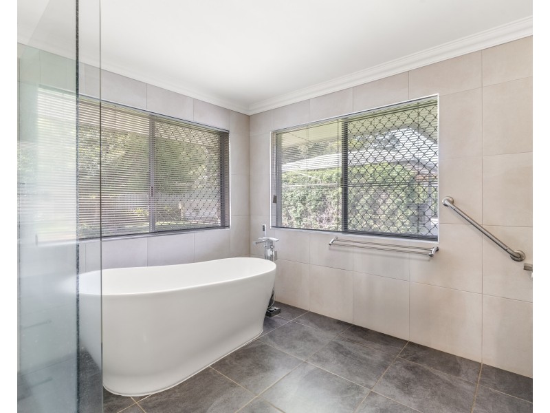 17 Tracey Street, Rangeville QLD 4350