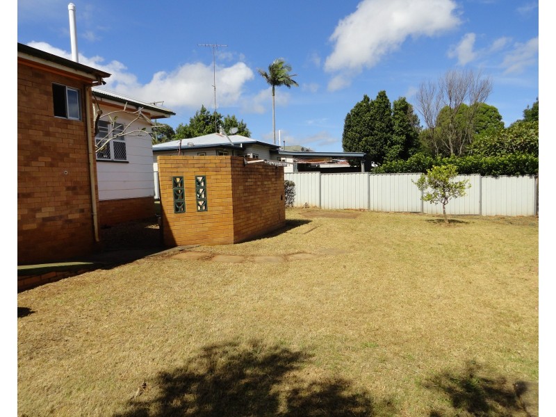 135 Mackenzie Street, East Toowoomba QLD 4350