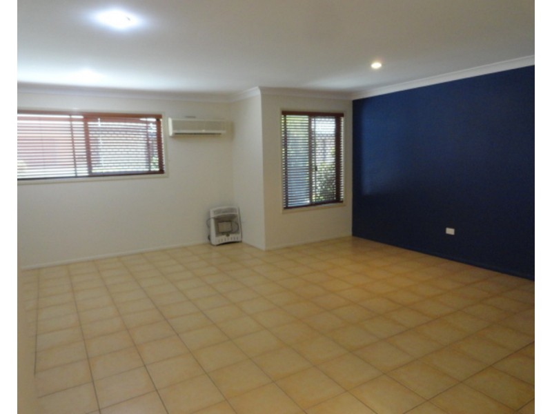 2/251 Nelson Street, Kearneys Spring QLD 4350