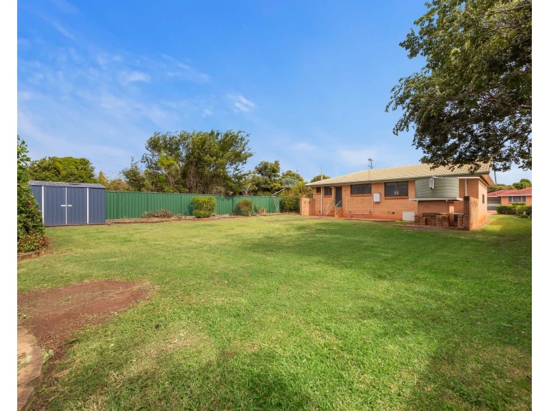 6 Jean Street, Harristown QLD 4350