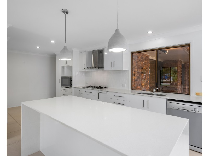 13 Talinga Street, Mount Lofty QLD 4350