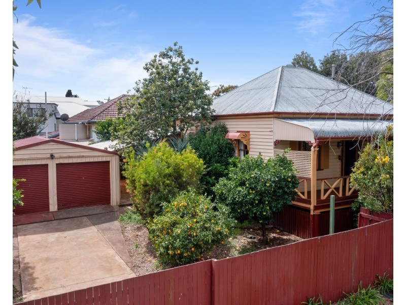3 Robinson Street, North Toowoomba QLD 4350