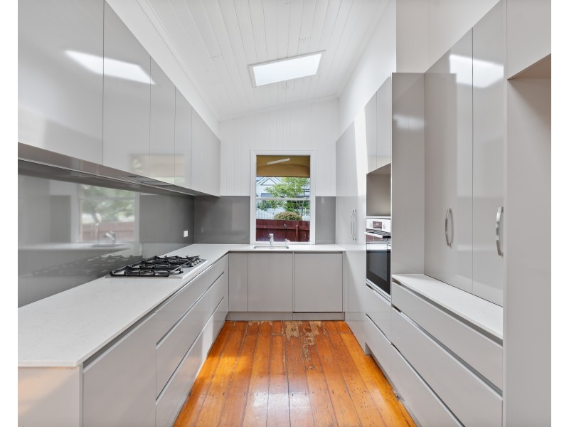 3 Robinson Street, North Toowoomba QLD 4350