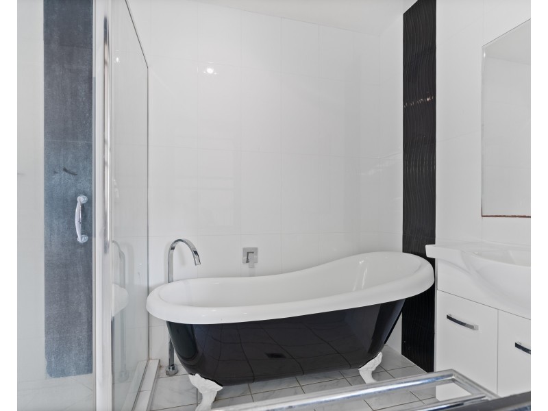 3 Robinson Street, North Toowoomba QLD 4350