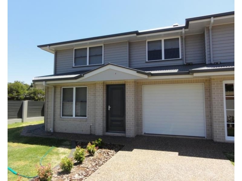 1/303 Stenner Street, Middle Ridge QLD 4350