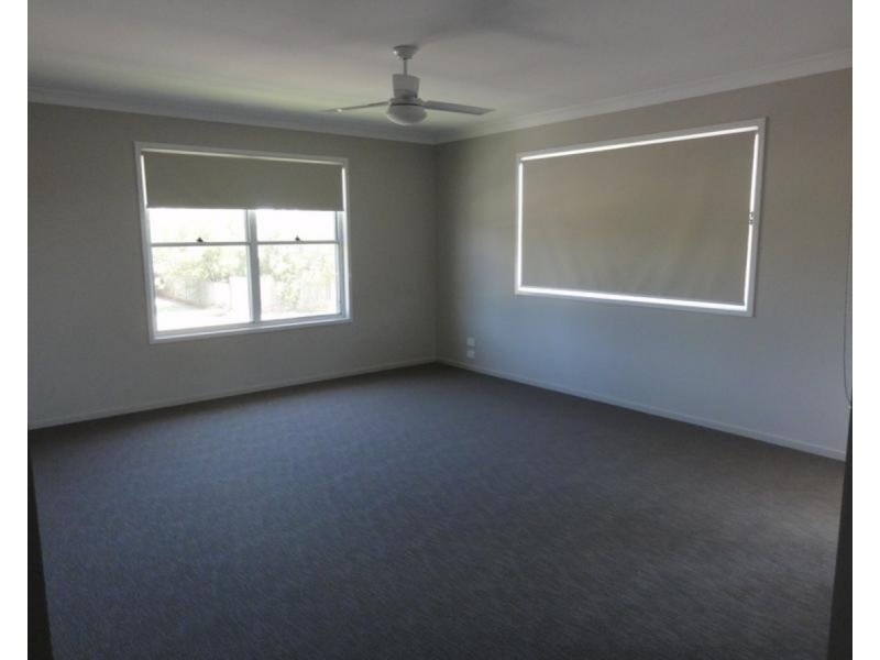 1/303 Stenner Street, Middle Ridge QLD 4350