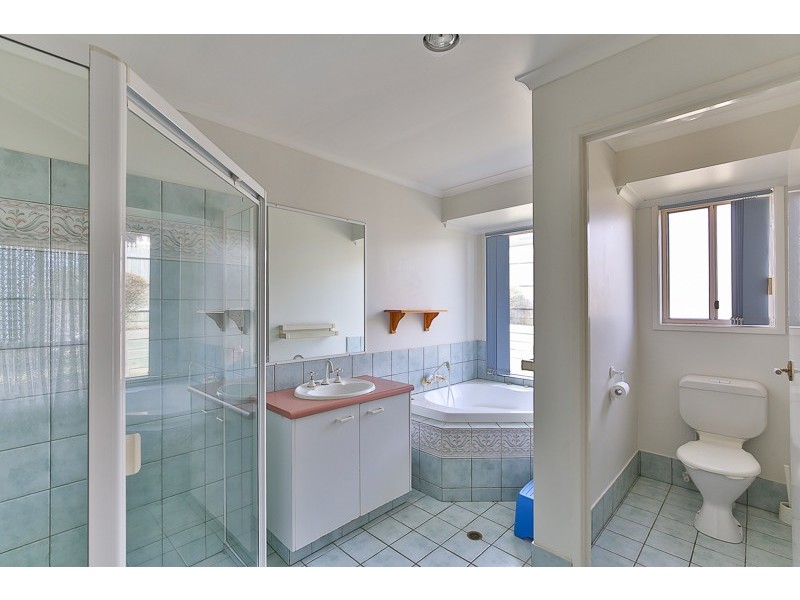 40 Dalzell Court, Darling Heights QLD 4350