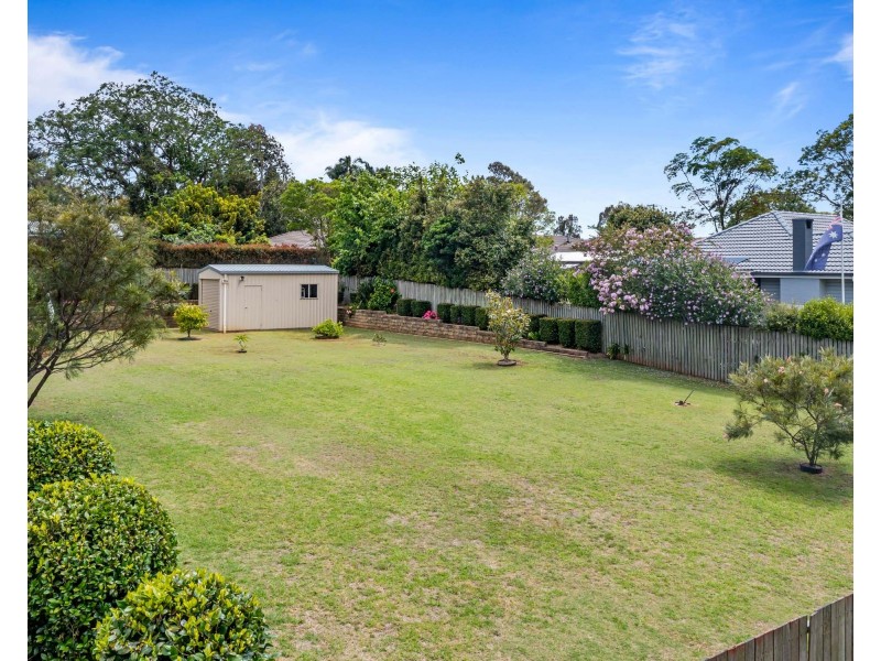 63 Wooldridge Street, Mount Lofty QLD 4350