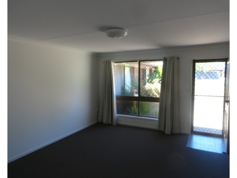 2/113 South Street, Centenary Heights QLD 4350
