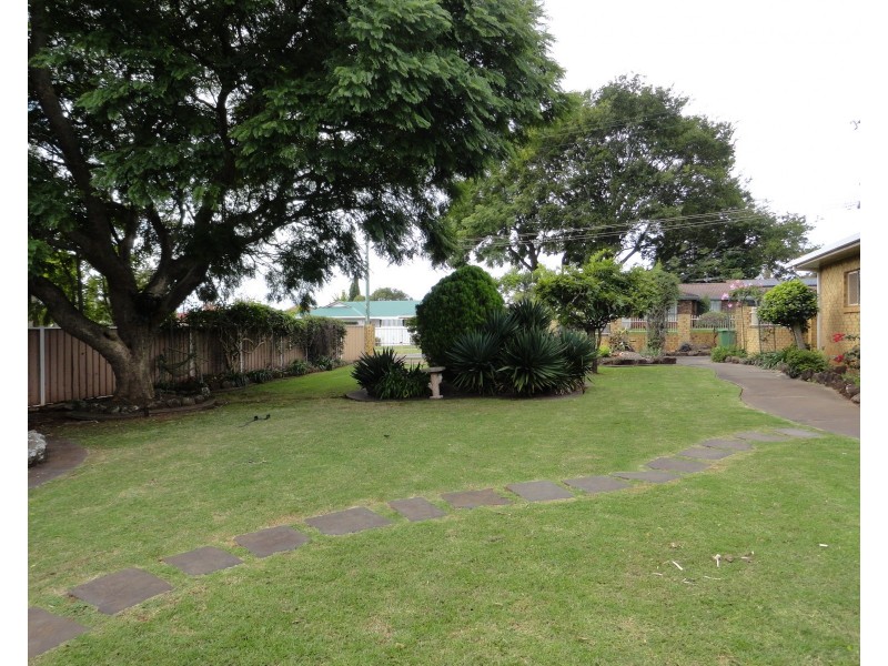 155 Rowbotham Street, Rangeville QLD 4350