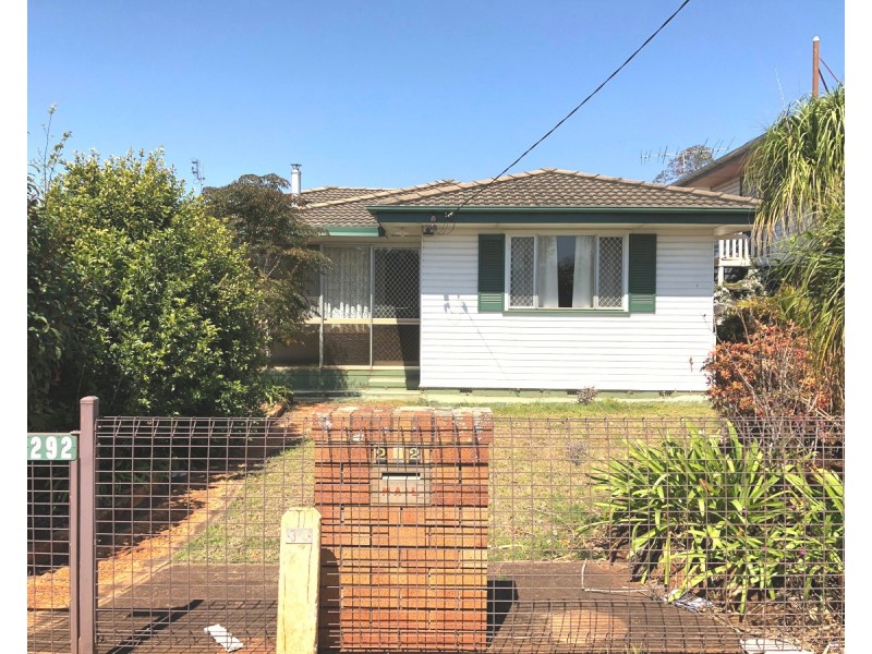 292 North Street, Rockville QLD 4350