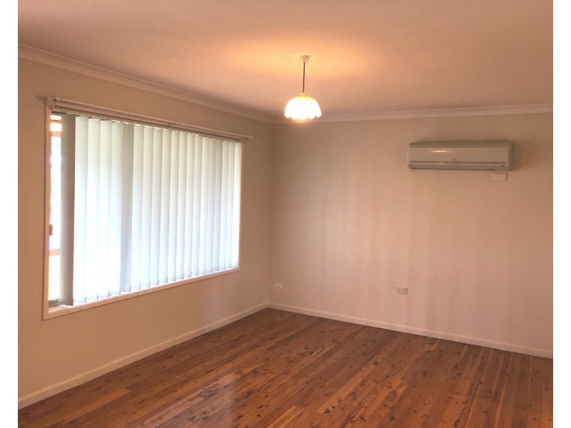 22 Stuart Street, Mount Lofty QLD 4350