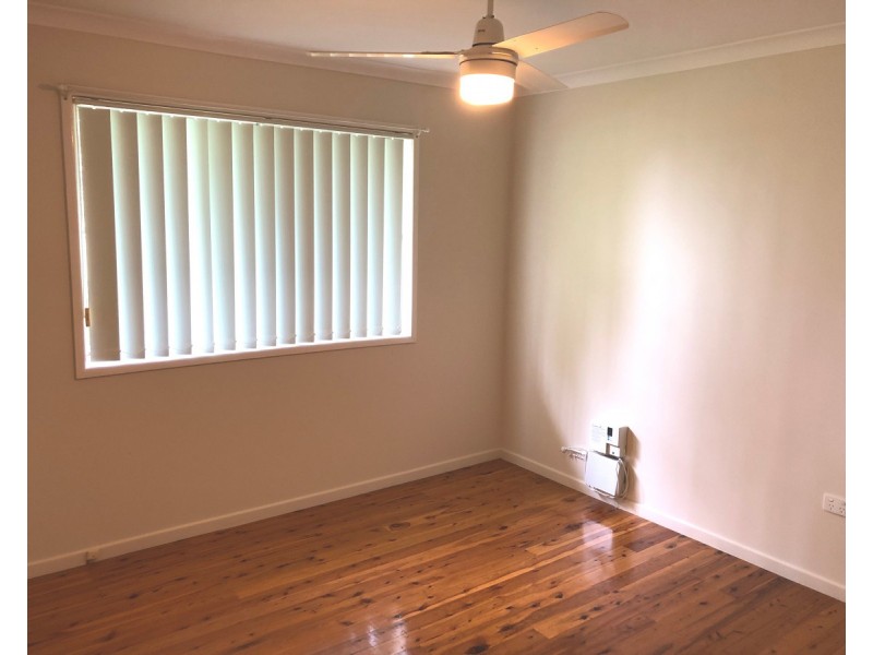 22 Stuart Street, Mount Lofty QLD 4350