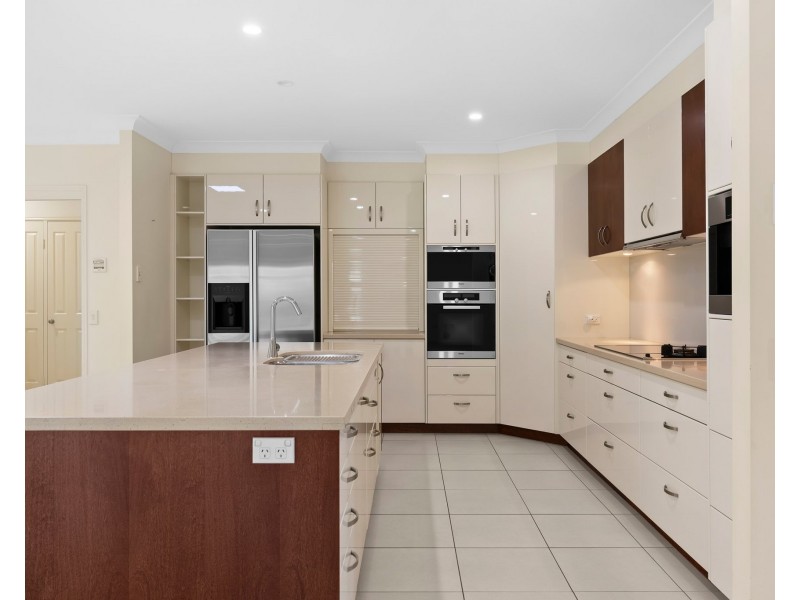 12 Howard Street, Middle Ridge QLD 4350