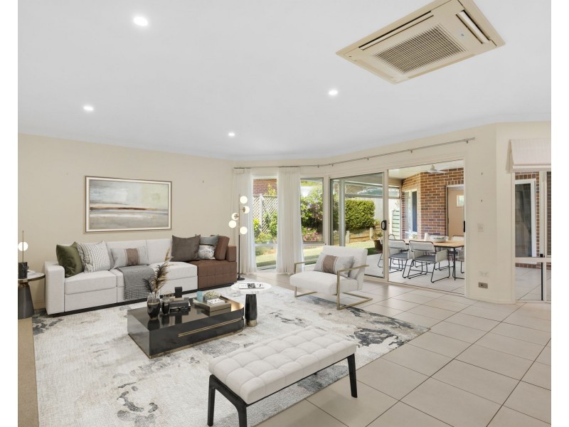 12 Howard Street, Middle Ridge QLD 4350