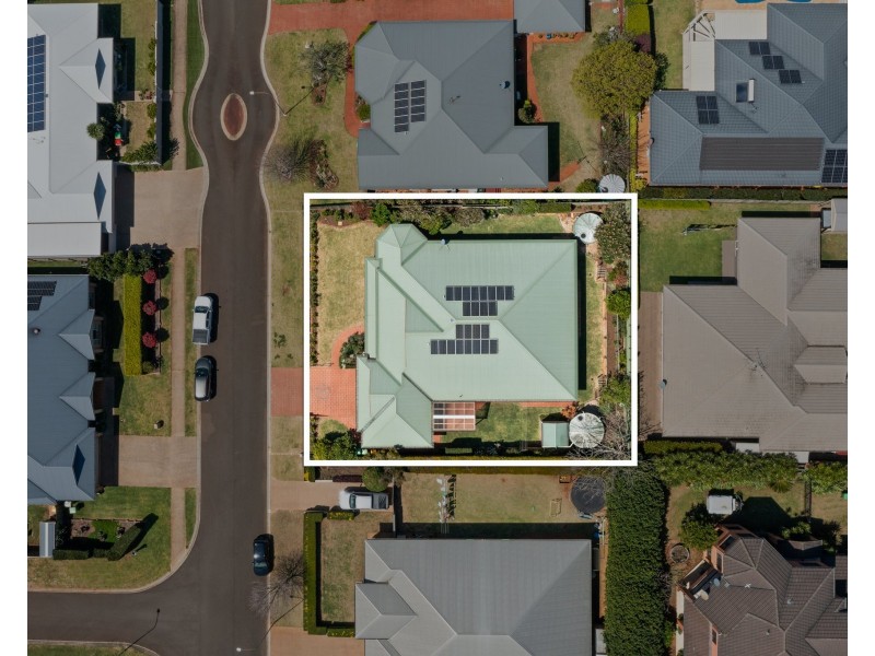12 Howard Street, Middle Ridge QLD 4350