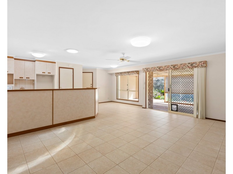 2 Grant Close, Middle Ridge QLD 4350