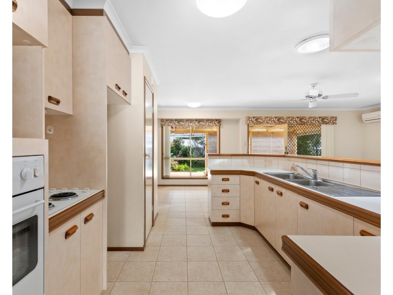 2 Grant Close, Middle Ridge QLD 4350