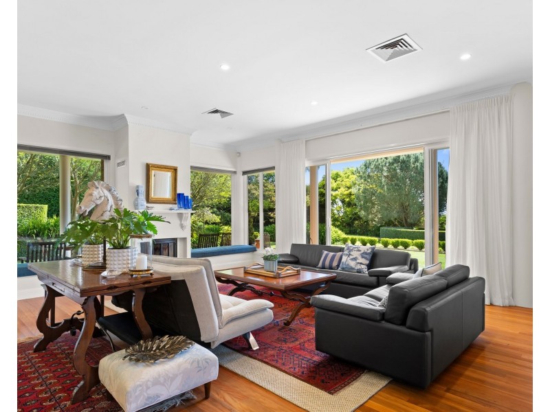 5 Balmoral Close, Mount Lofty QLD 4350