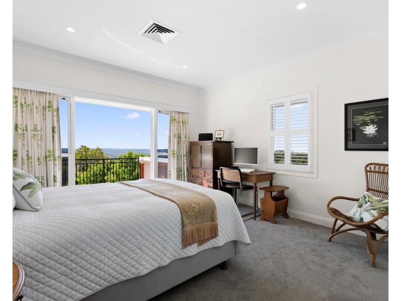 5 Balmoral Close, Mount Lofty QLD 4350