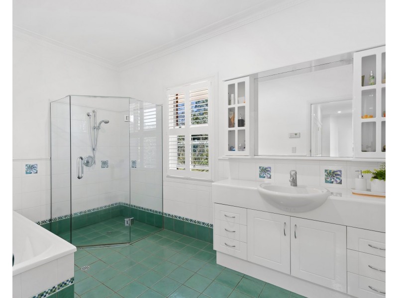 5 Balmoral Close, Mount Lofty QLD 4350