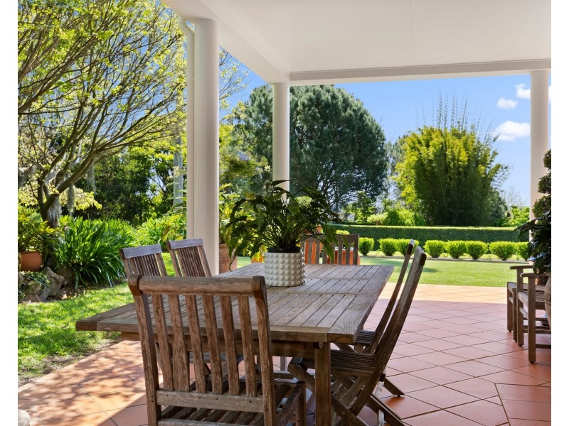 5 Balmoral Close, Mount Lofty QLD 4350