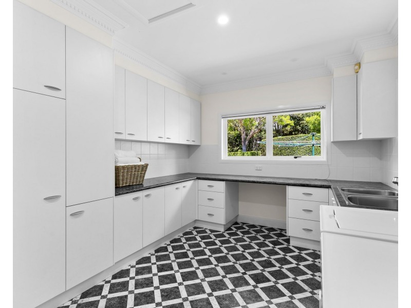 5 Balmoral Close, Mount Lofty QLD 4350