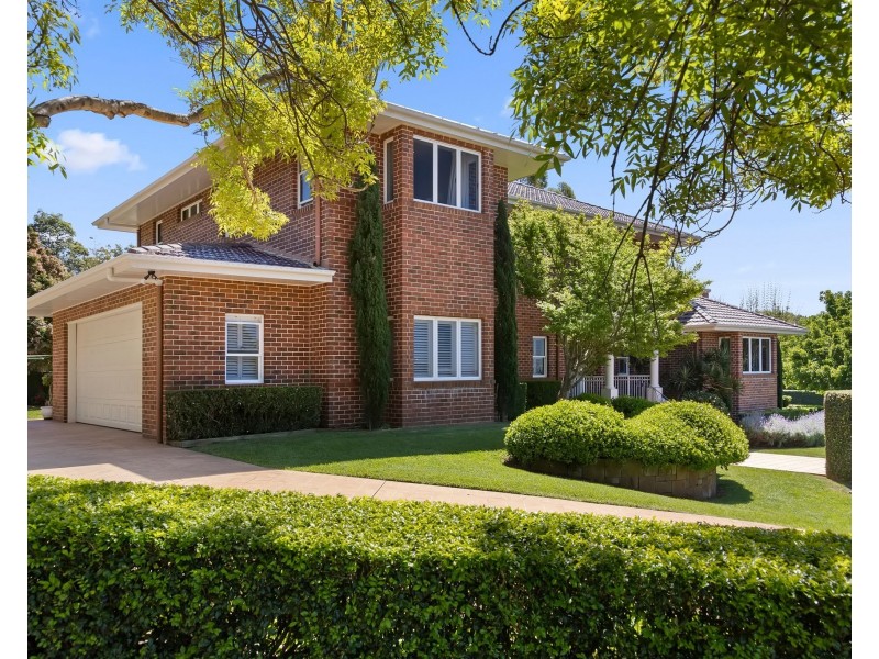 5 Balmoral Close, Mount Lofty QLD 4350