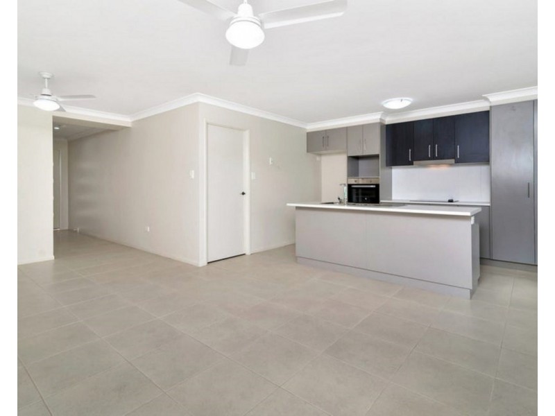 4/9 McCook Street, South Toowoomba QLD 4350