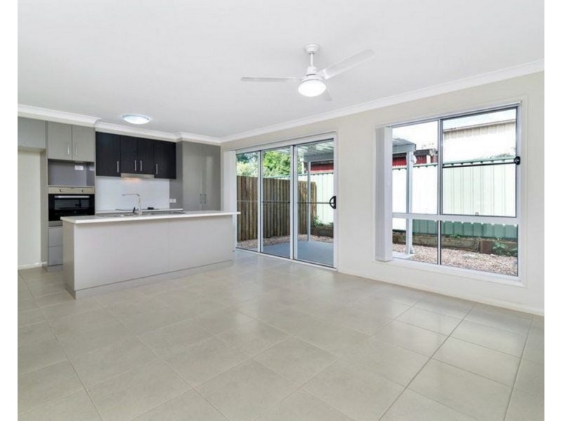 4/9 McCook Street, South Toowoomba QLD 4350