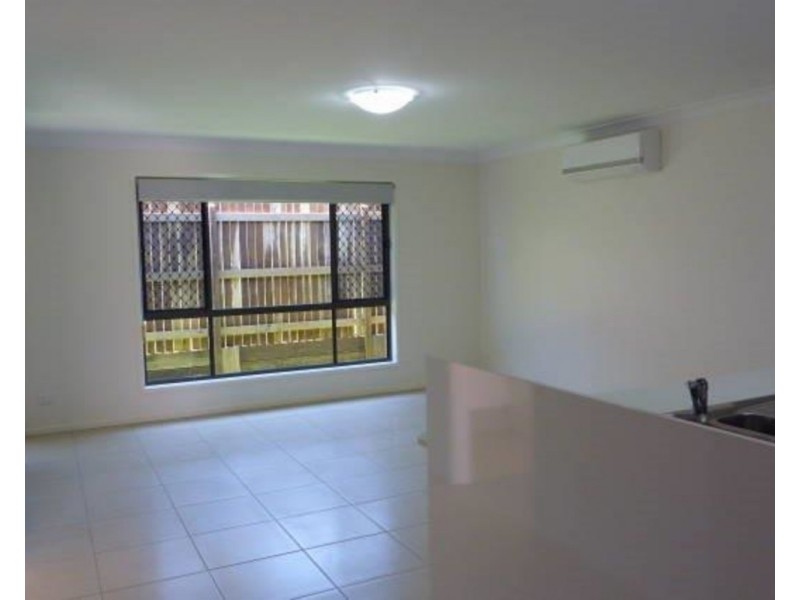 2/2a Beatty Street, Mount Lofty QLD 4350