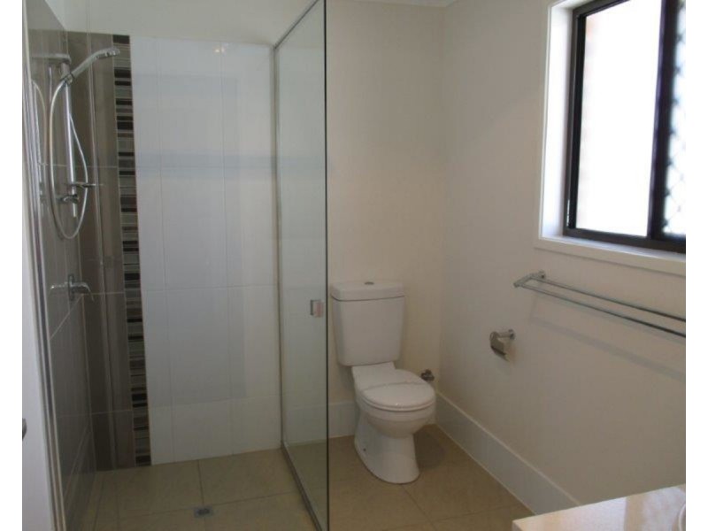 2/2a Beatty Street, Mount Lofty QLD 4350