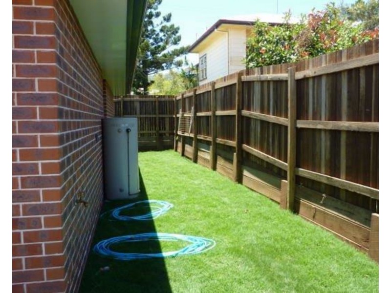 2/2a Beatty Street, Mount Lofty QLD 4350